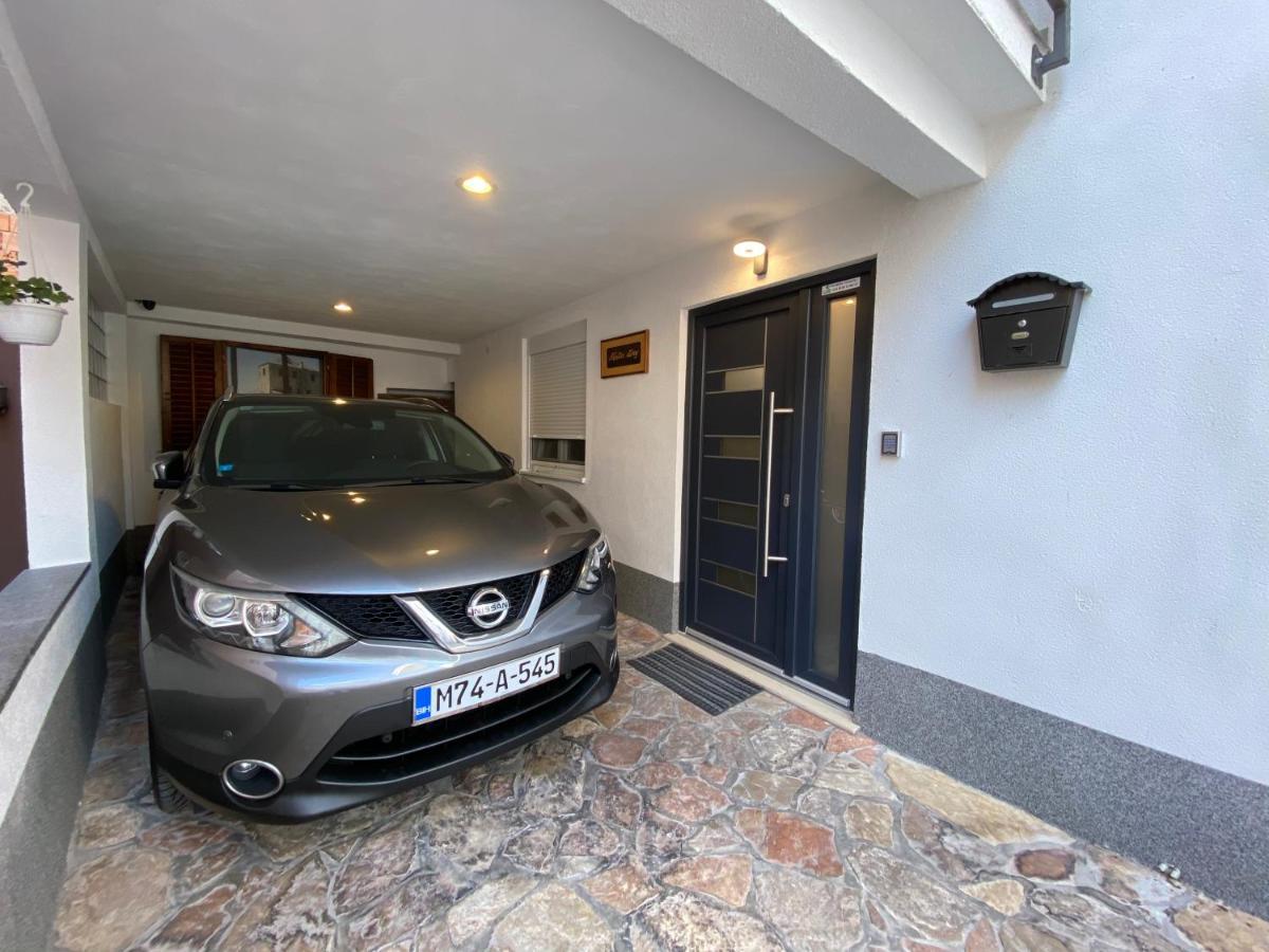 Apartments & Rooms Mostar Story Екстер'єр фото