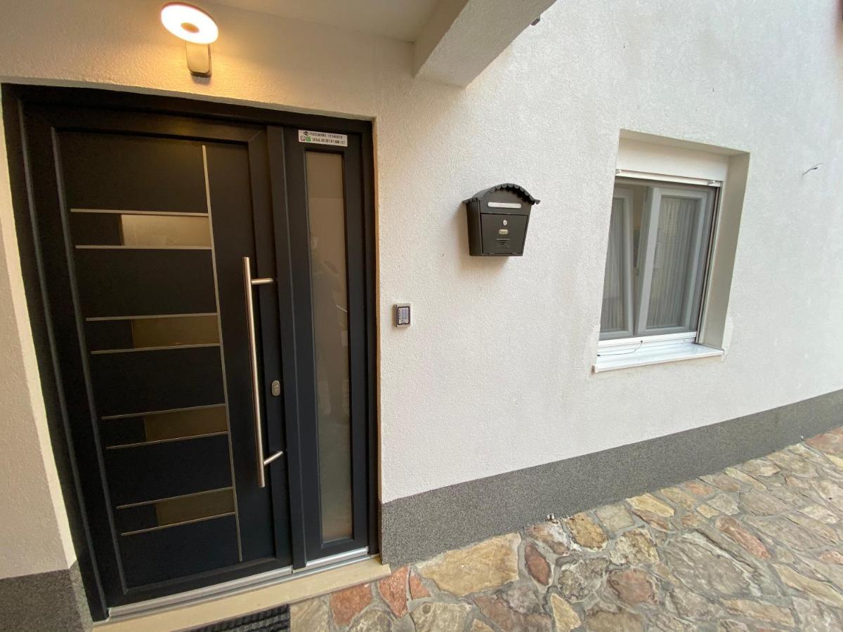 Apartments & Rooms Mostar Story Екстер'єр фото